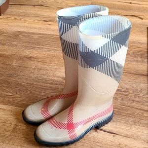 EUC Burberry Rain Boots